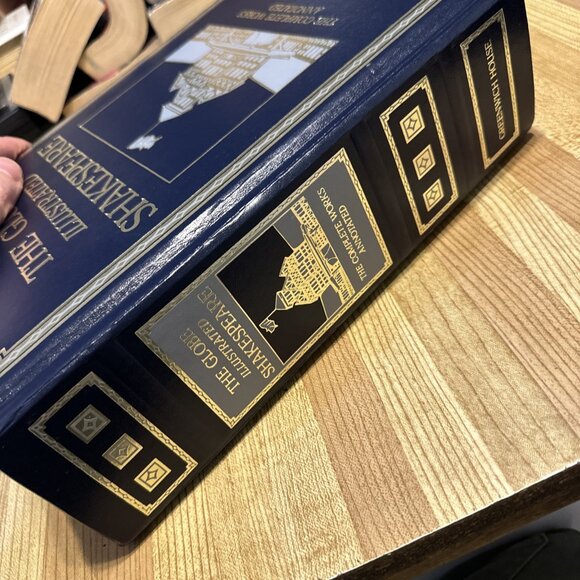 The Globe Illustrated Shakespeare Complete Works Annotated Leather Gilt 1986 - Picture 5 of 16